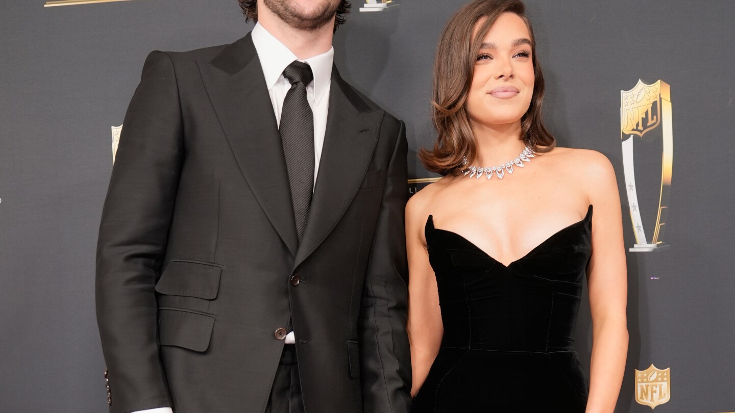 Bills QB Josh Allen shows no signs of jitters with wedding to Hailee Steinfeld coming up fast
