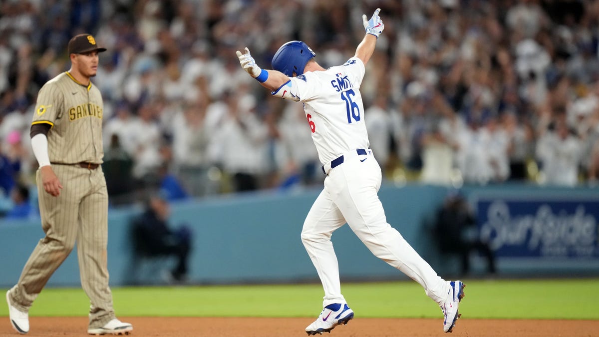 Padres at Dodgers odds, picks and predictions