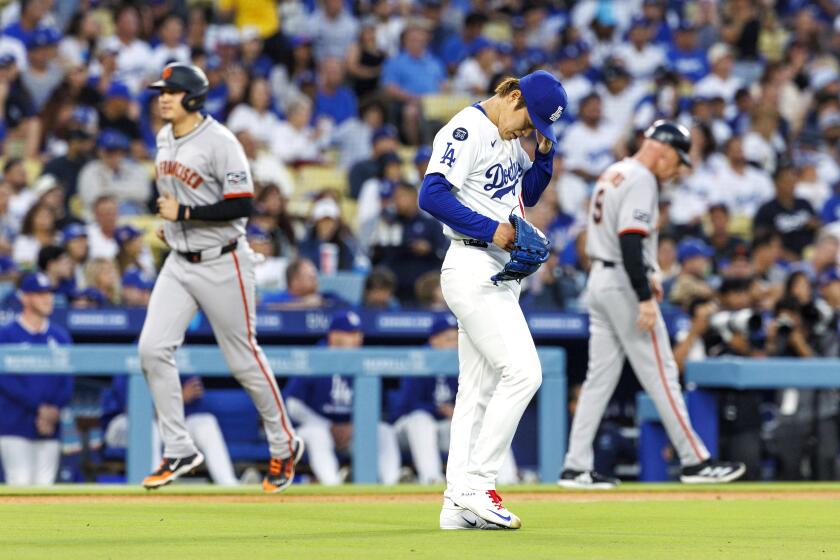 Yoshinobu Yamamoto struggles as Giants beat Dodgers to move into tie atop NL West