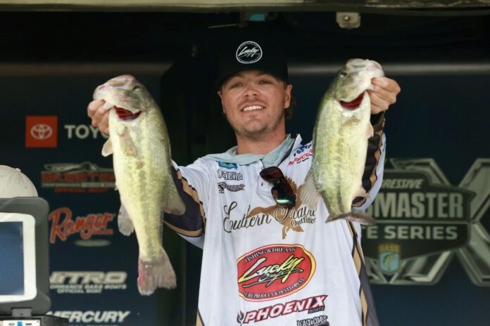 Loberg dials in shallow largemouth bite, continues to lead at Lake Tenkiller 